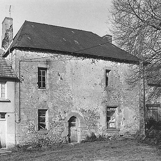 Façade antérieure du logis, daté 1651.