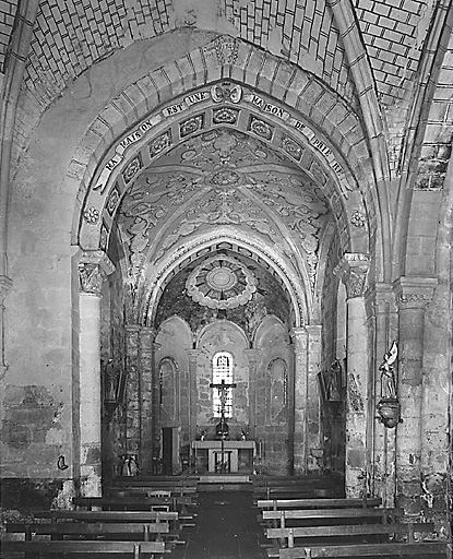 Peinture monumentale de la voûte du choeur et des arcs doubleaux délimitant la première travée du choeur