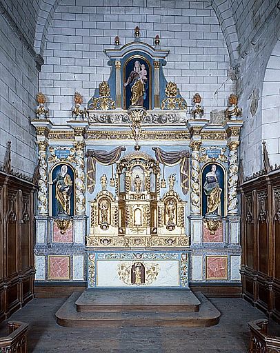 Ensemble du maître-autel (autel, gradin d'autel, tabernacle, exposition, retable, 3 statues)