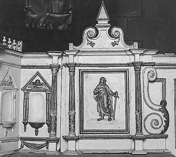 Tabernacle. Détail de l'aile droite ornée d'un bas-relief représentant saint Paul.