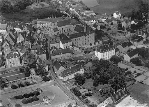 Vue d'ensemble depuis le sud-ouest.