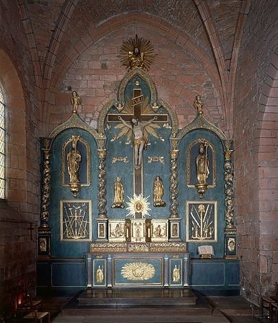 Ensemble de l'autel de la chapelle nord (autel, gradin, tabernacle, retable, 2 statues)