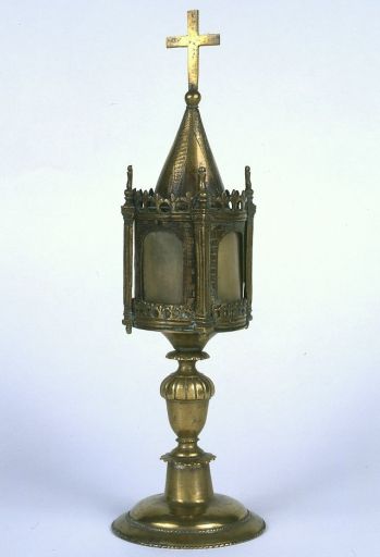 Reliquaire-monstrance de saint Laurent (reliquaire pédiculé à monstrance en forme de tourelle)