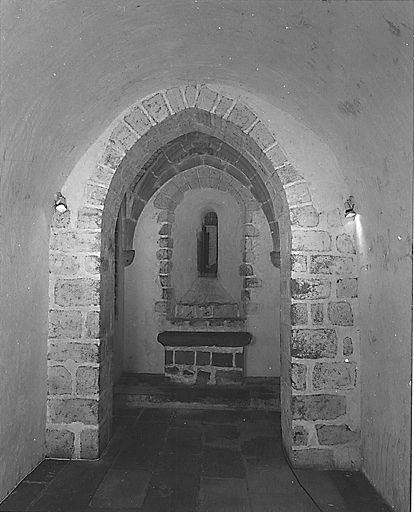 Crypte. Chapelle Sainte-Anne ou chapelle nord ; vue depuis l'ouest.