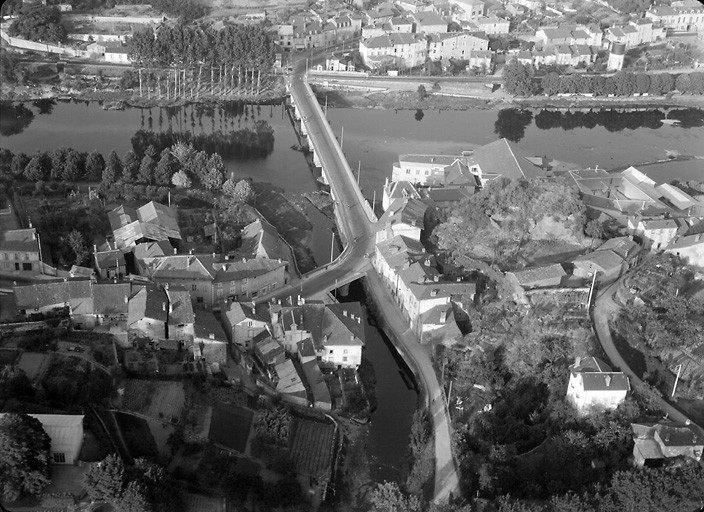 Vue aérienne du confluent de l'Aixette et de la Vienne.