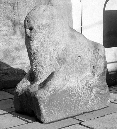 Lion du côté est du parvis du portail sud. - (c) Région Nouvelle-Aquitaine, Inventaire général du patrimoine culturel