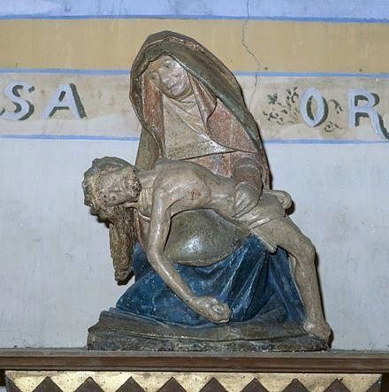 Groupe sculpté classé à l'église paroissiale de Chamboulive, en dépôt à la chapelle. Vue générale de face.