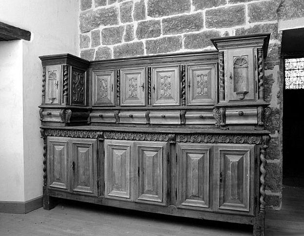 Armoire de sacristie