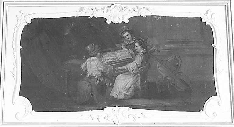 Rez-de-chaussée, bibliothèque. Dessus-de-porte représentant une allégorie de la Musique (fillette jouant du clavecin entre de jeunes garçons jouant du violon).