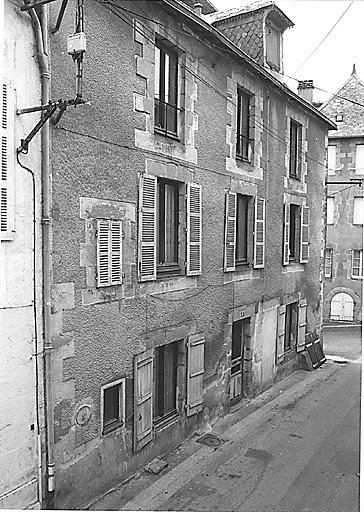 Vue d'ensemble de l'élévation sur la rue Neuve.