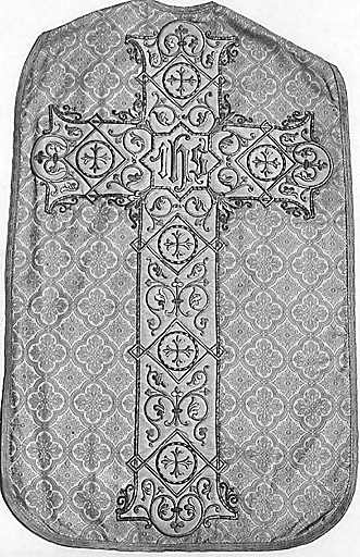 Vue du dos de la chasuble.