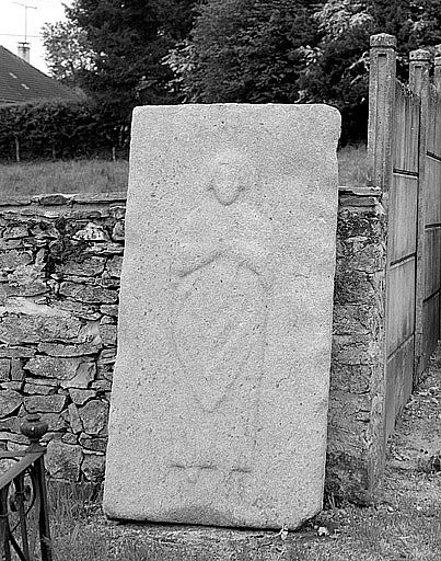 Vue de face, dressée contre le mur nord du cimetière. - (c) Région Nouvelle-Aquitaine, Inventaire général du patrimoine culturel