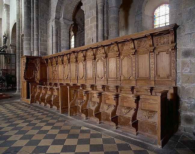 Groupe des 23 stalles nord : vue générale.