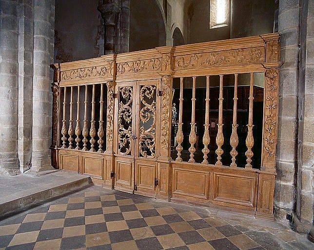 La partie de la clôture fermant le côté sud de la croisée du transept : vue de l'intérieur du choeur.