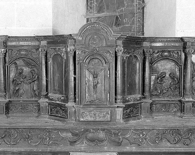 Gradin d'autel ; tabernacle ; exposition (maître-autel) ; statuettes (4)