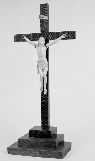 Croix de sacristie (?) : Christ en croix