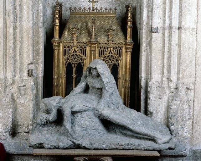 Provenant du cimetière. Vue générale de face. - (c) Région Nouvelle-Aquitaine, Inventaire général du patrimoine culturel