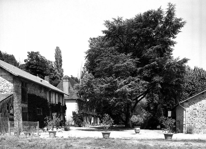 Vue d'ensemble prise de l'ouest.