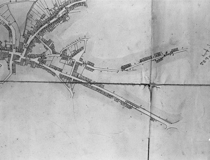 Plan d'ensemble de la ville de Felletin, dressé par le géomètre Jouanisson, en 1841 ; échelle 1:2000e. Partie sud du plan montrant les rues Sainte-Espérance et du Pont-Roby.