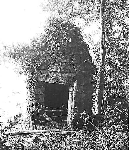Vue générale du côté est.