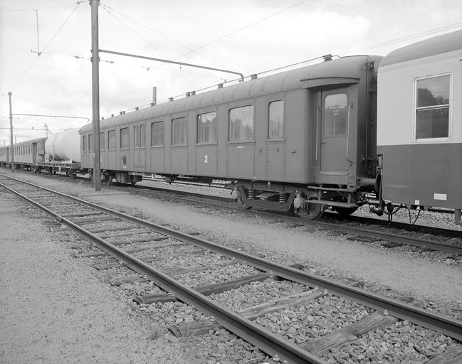 Vue générale de la voiture B 9 54650 LM 009. - (c) Région Nouvelle-Aquitaine, Inventaire général du patrimoine culturel