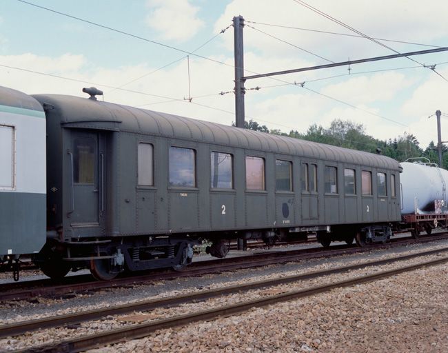 Vue générale de la voiture B 9 54650 LM 009.