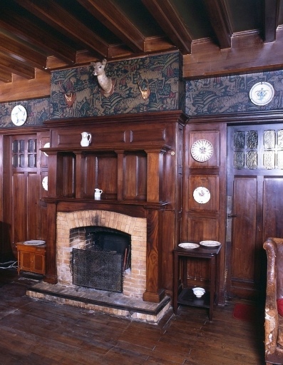 Salle à manger décorée dans les années vingt.