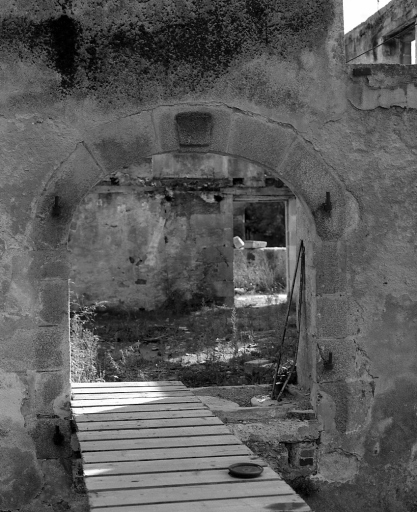 Porte d'entrée du moulin.