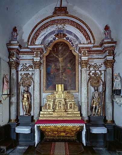 Ensemble du maître-autel (autel, 3 gradins d'autel, tabernacle, exposition, retable, tableau, 2 statues)