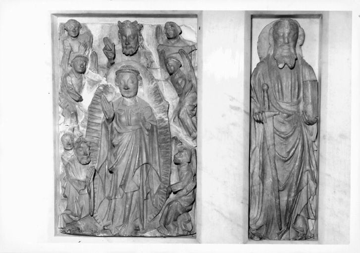 Retable en albâtre anglais volé en 1978, vue des 2 plaques du côté droit : assomption de la Vierge, saint Paul.