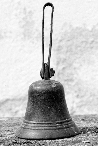Dos (sans décor ni inscription).