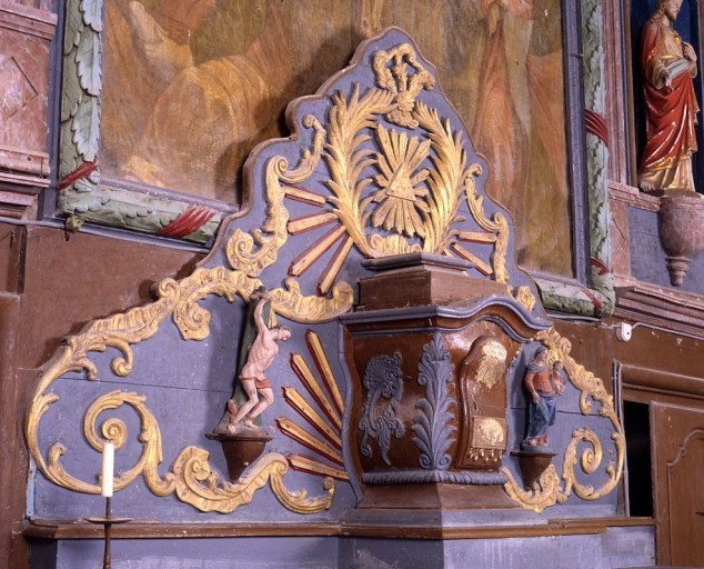 Détail du côté gauche du tabernacle et de l'exposition.