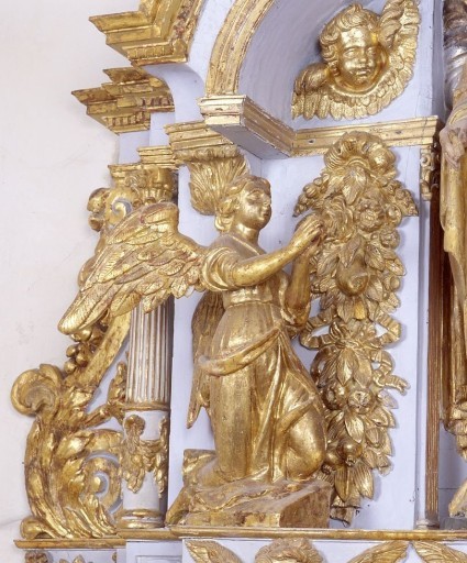 Paire de statues d'anges adorateurs