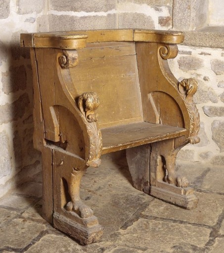 Vue de trois-quarts gauche de la seconde stalle.