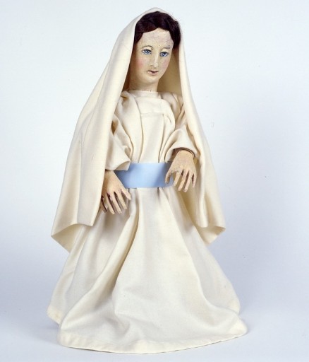 La Vierge : vue de trois-quarts gauche après restauration.