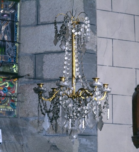 Vue du lustre du bras nord du transept.