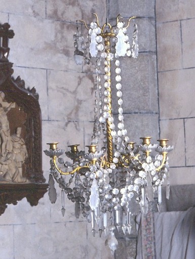 Vue du lustre du bras sud du transept.