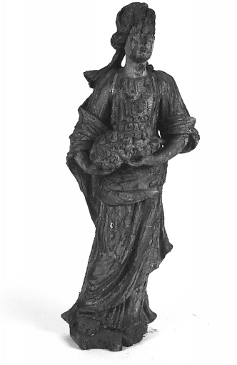 Statue : sainte Agnès ?