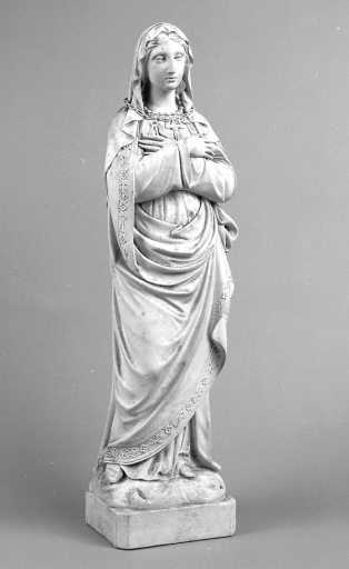 Statue : Vierge dite Notre-Dame de la Salette