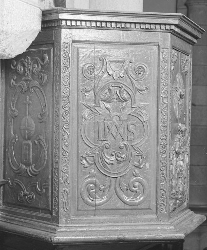 Détail de deux panneaux de la cuve.