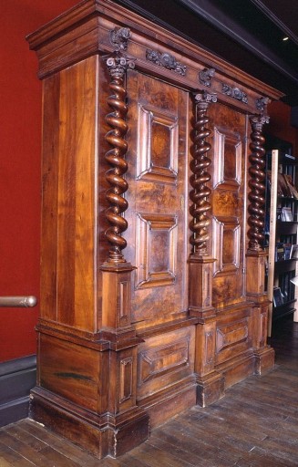 Armoire