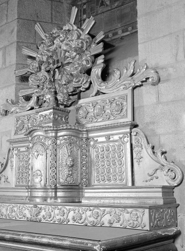 Détail de l'aile droite du tabernacle.