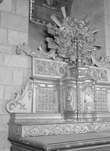 Détail de l'aile gauche du tabernacle.