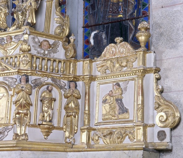 Détail de l'aile sud du tabernacle, avec le bas-relief de saint Pierre visité par l'ange. - (c) Région Nouvelle-Aquitaine, Inventaire général du patrimoine culturel