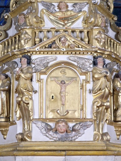 Détail de la façade de l'armoire eucharistique.