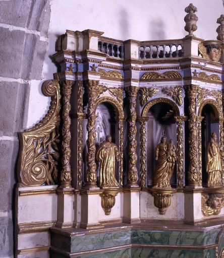 Détail de l'aile gauche du tabernacle.