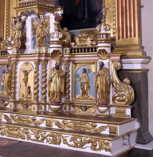 Détail de l'aile droite du tabernacle avec les statuettes de saint Paul et un saint évêque.