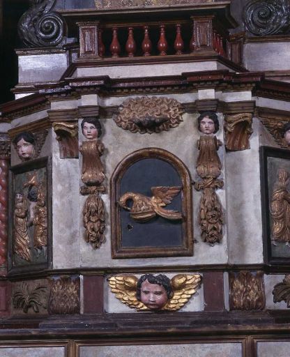 Détail de l'armoire eucharistique. Après restauration.