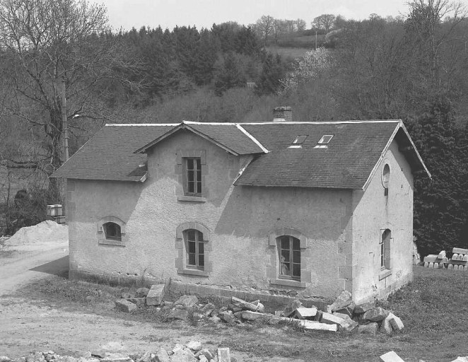 Vue d'ensemble d'un des trois bâtiments constituant l'abattoir (seul bâtiment subsistant de nos jours).