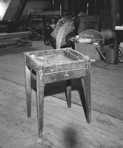Table de peintre cartonnier